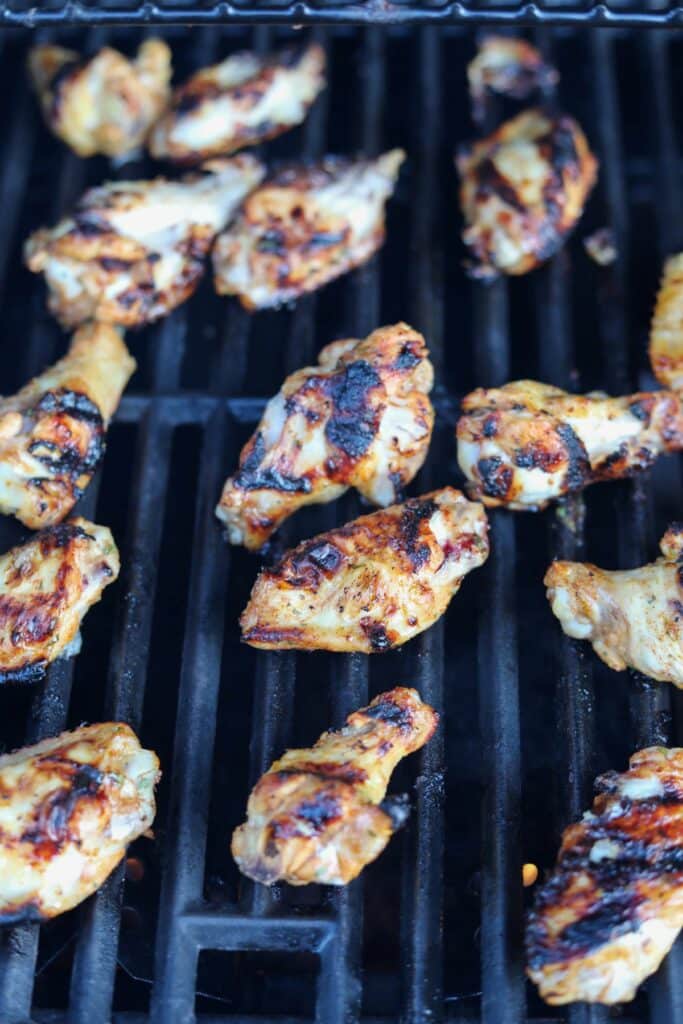 Cooked wings on a grill