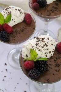 Chocolate mousse in 2 martini glasses